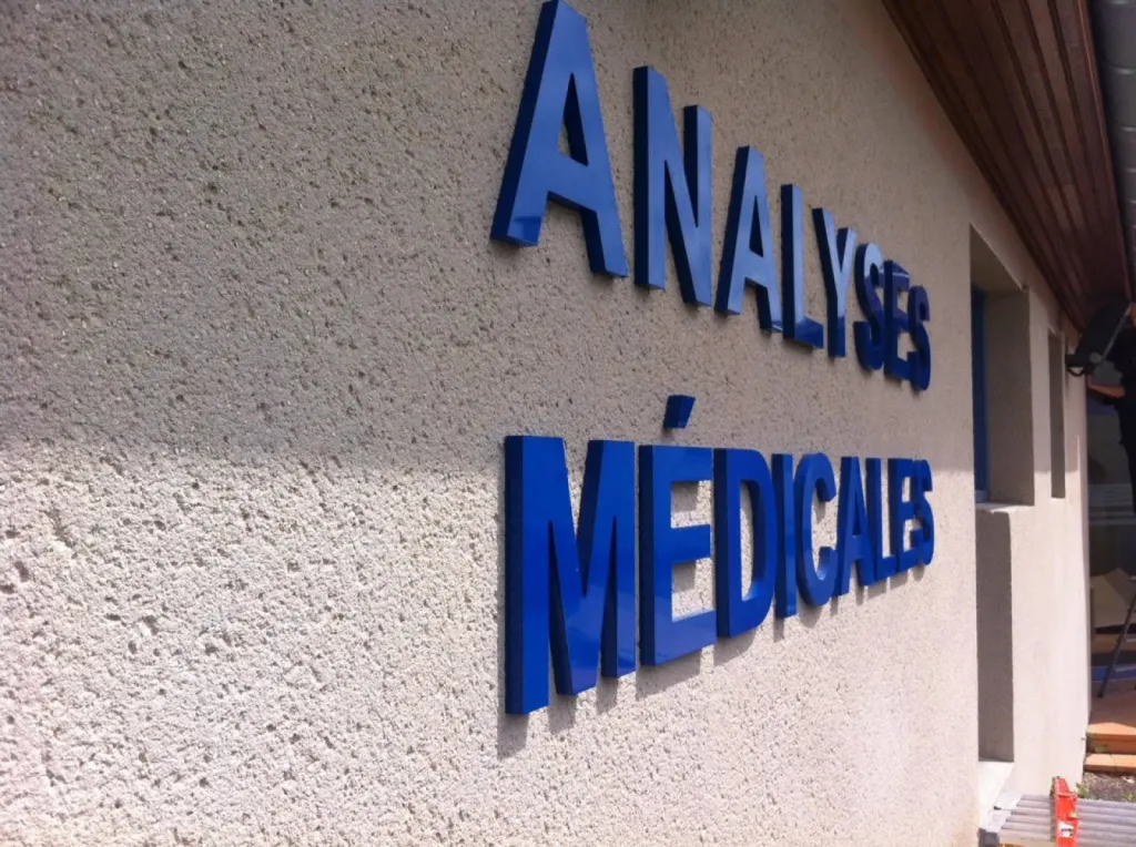 Réaliser une enseigne pour un laboratoire d'analyse médical à Muret proche de Toulouse