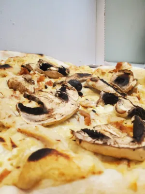 pizza poulet moutarde en livraison salon