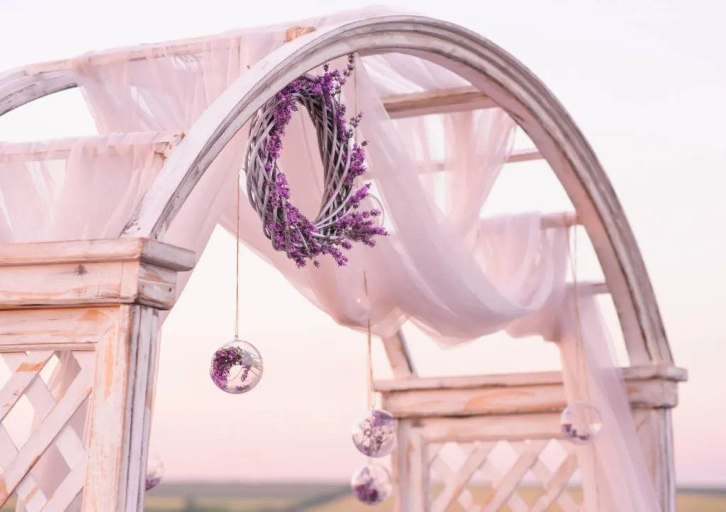 ’idées de décoration pour votre mariage haut de gamme, le thème de la lavande !