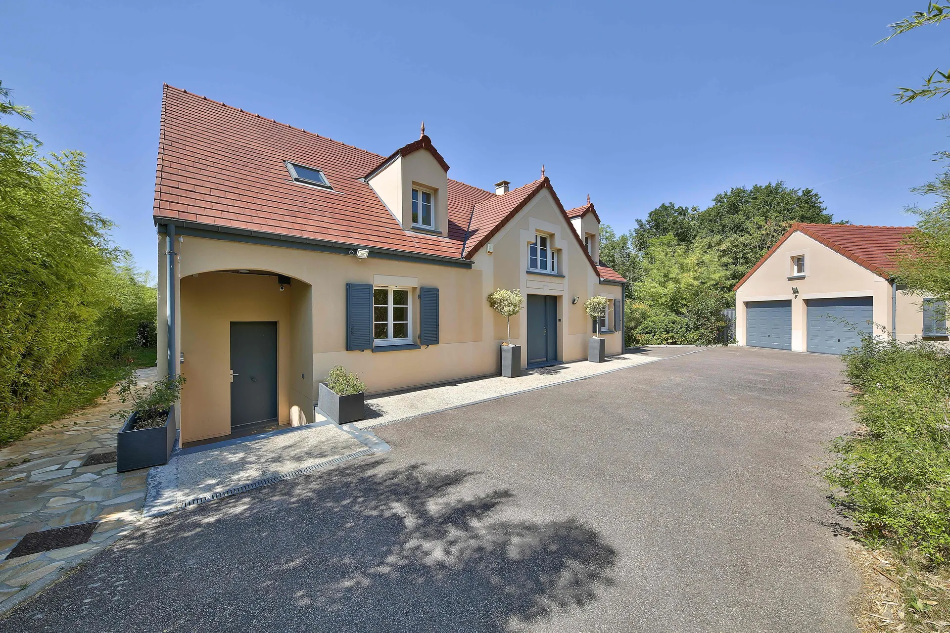 maison avec dépendance garage double 