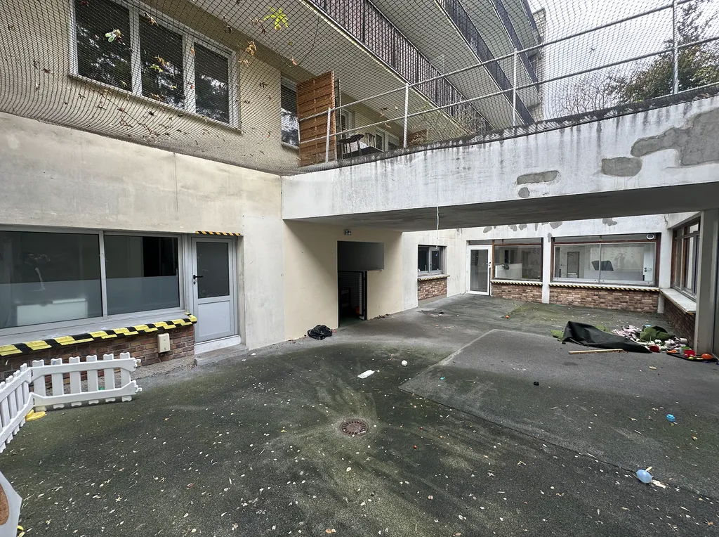 Location - Boutique 552 m², Saint Cloud, Rue Gounod 92210 SAINT-CLOUD