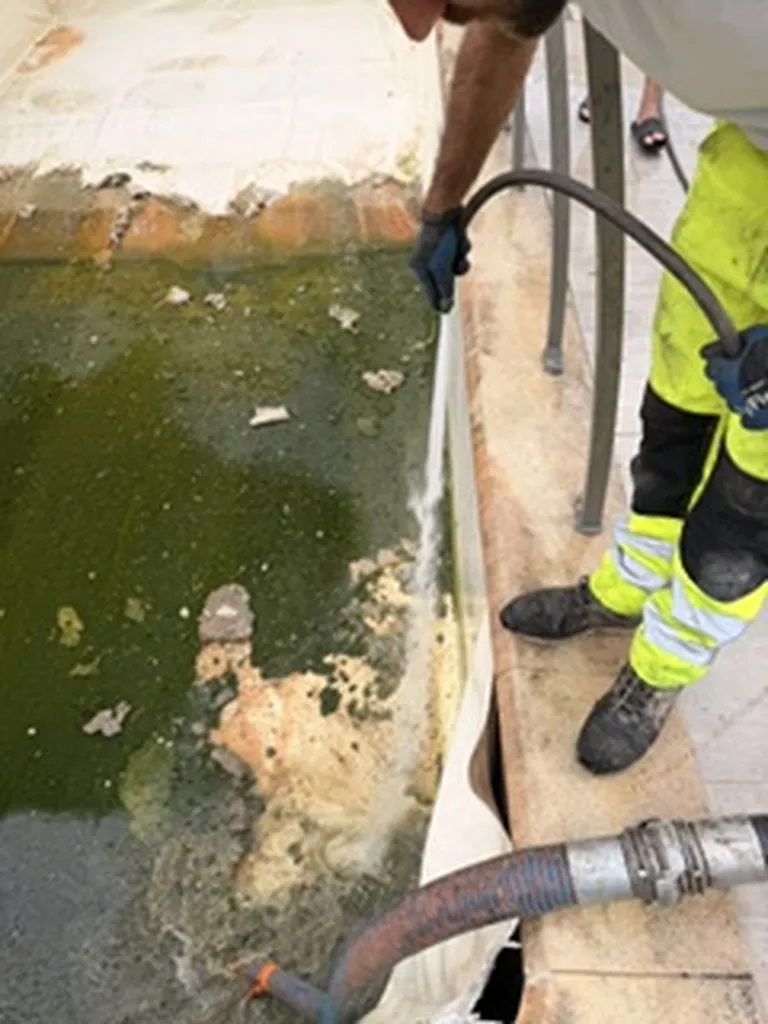 Vidange, nettoyage et entretien de ma piscine sur la commune de Pertuis et ses alentours - Qui contacté?