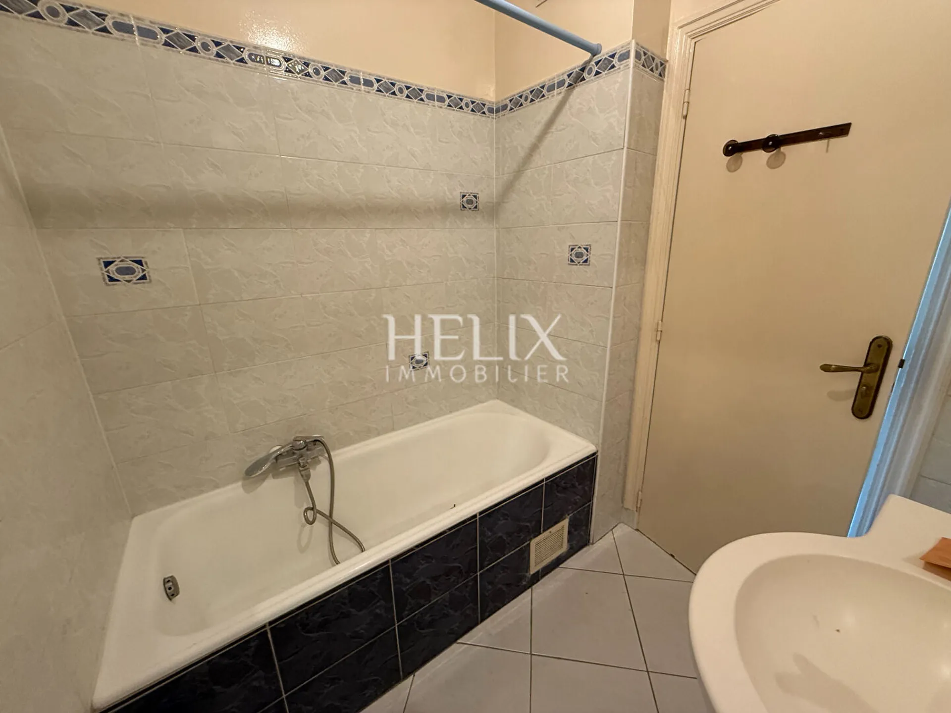 Noisy Le Roi très bel appartement dans une résidence recherchée, idéalement situé dans un environnement calme et arboré