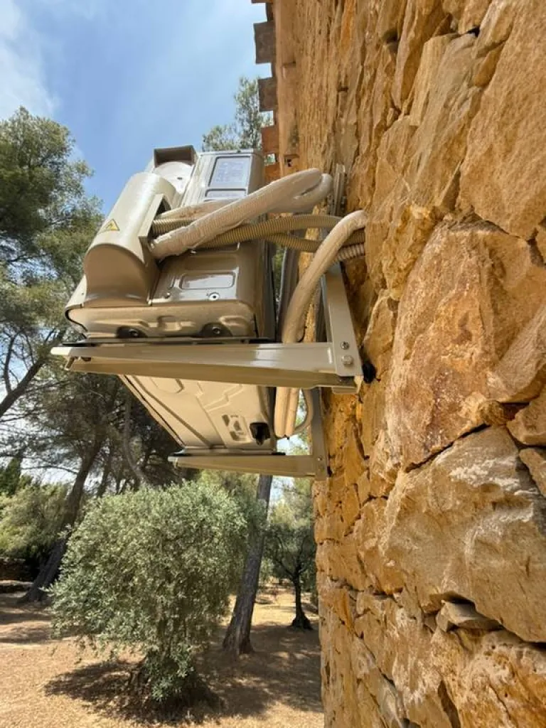 Pose d'une pompe à chaleur air-air dès 1 900€ avec Provence Energie Solaire Services