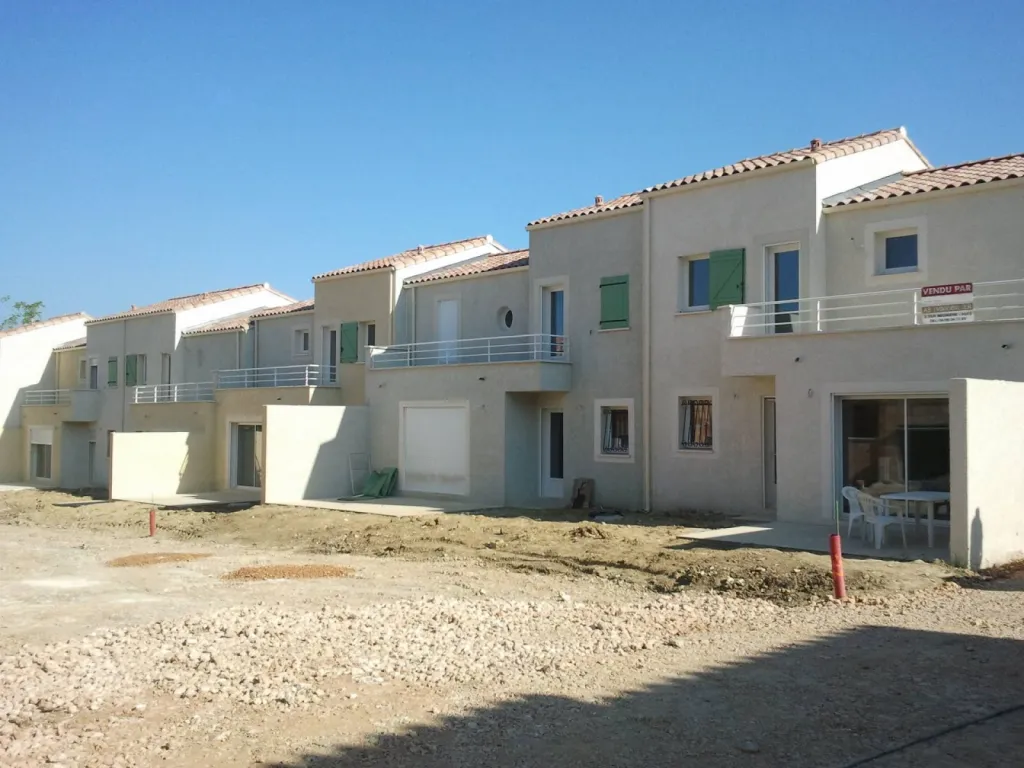 ENSEMBLE DE LOGEMENT COLLECTIF A ALES (GARD) ENSEMBLE DE LOGEMENT COLLECTIF A ALES (GARD)