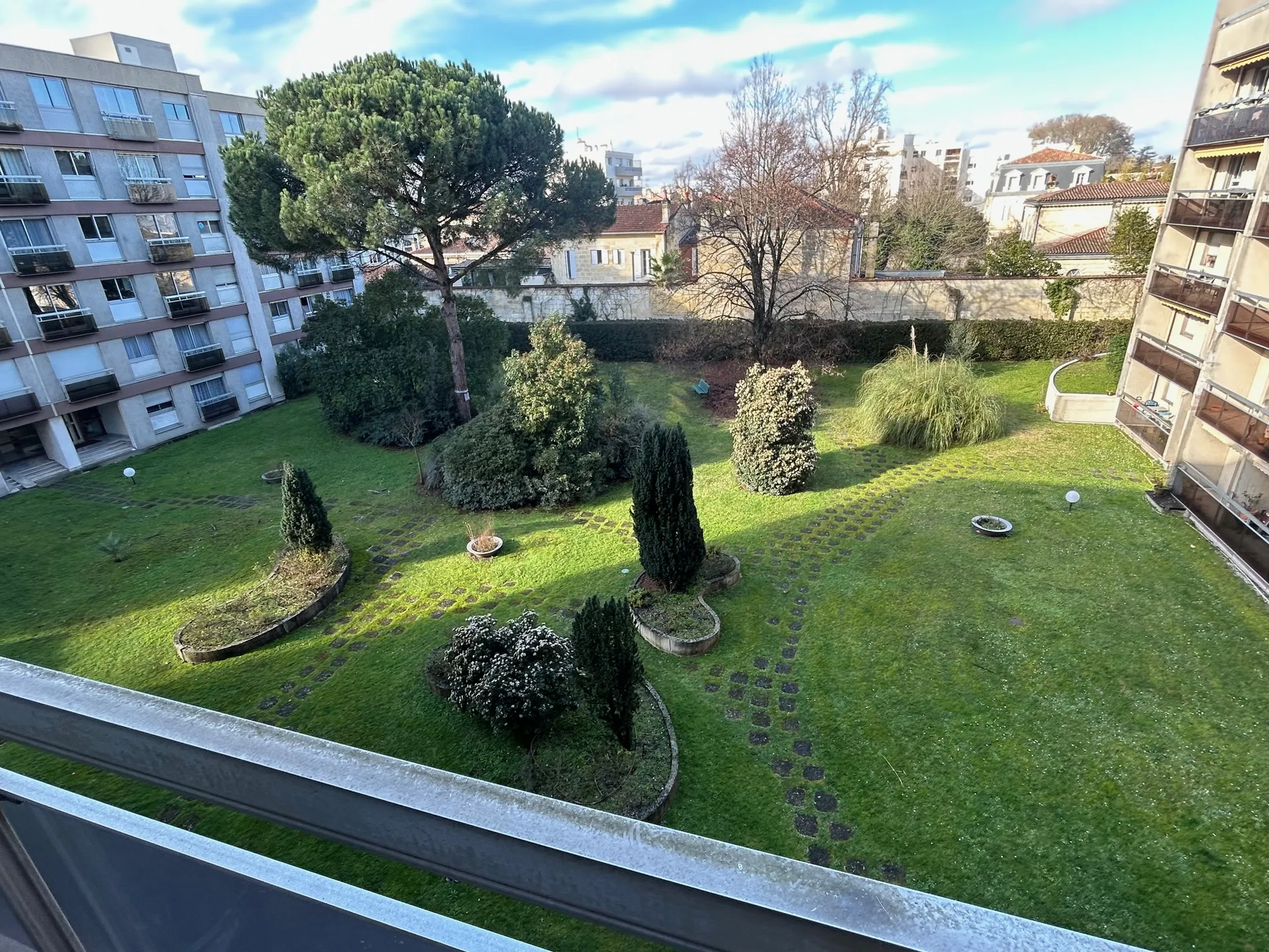 Bel appartement T4 avec parking, Bordeaux Barrière du Médoc