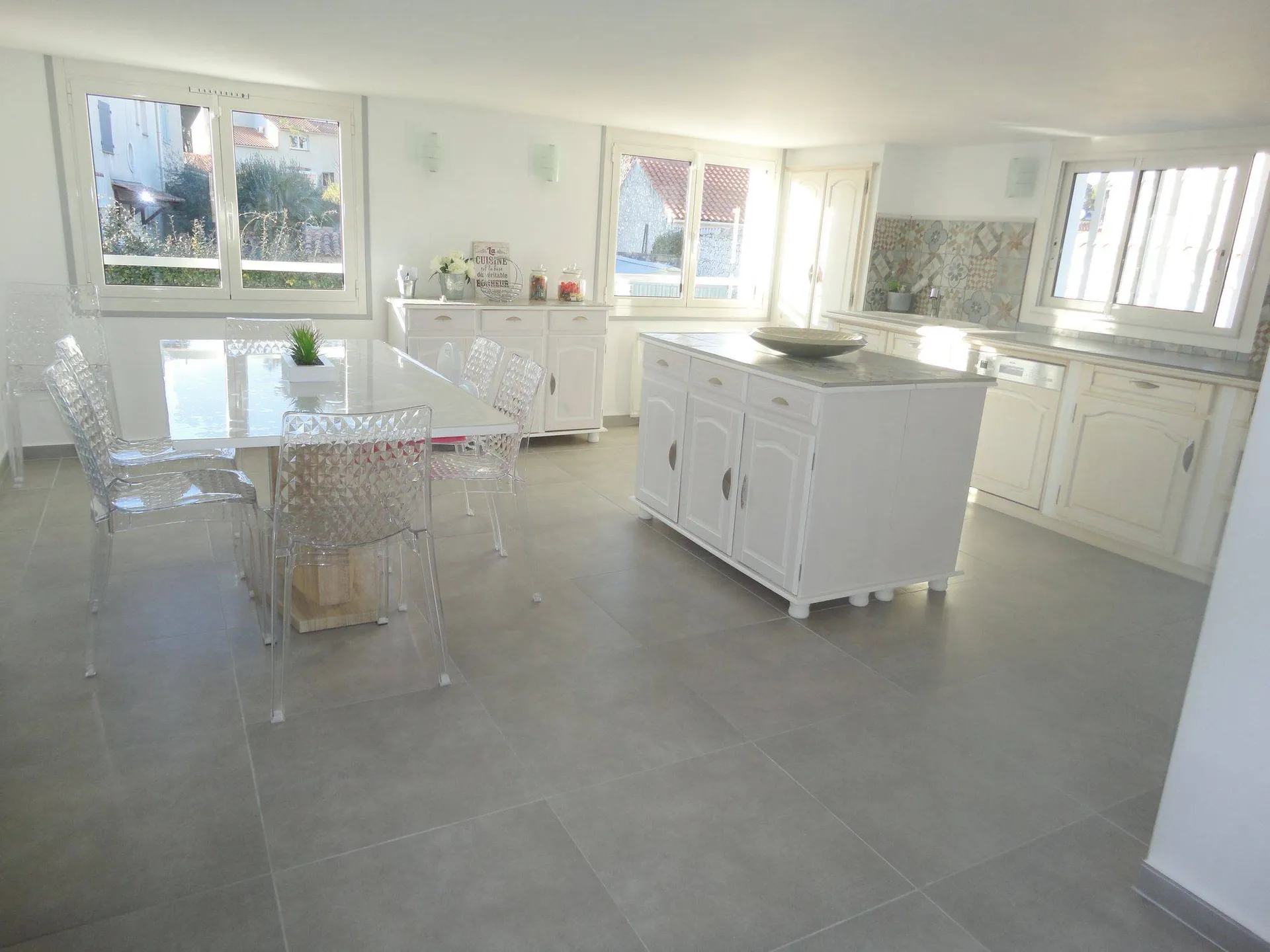 grande maison avec garage