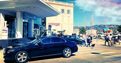 Réserver votre chauffeur VTC ou taxi privé pour vous rendre à l'Hôtel 5 étoiles Cannes Radisson Blu 1881