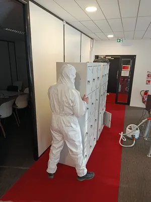 Rigueur et Diagnostic. Avant toute intervention vapeur dans vos bureaux, nos techniciens A.M.A Nuisibles procèdent à une inspection minutieuse et à la préparation du matériel. Une planification stricte est la clé pour garantir l'éradication totale sans pe