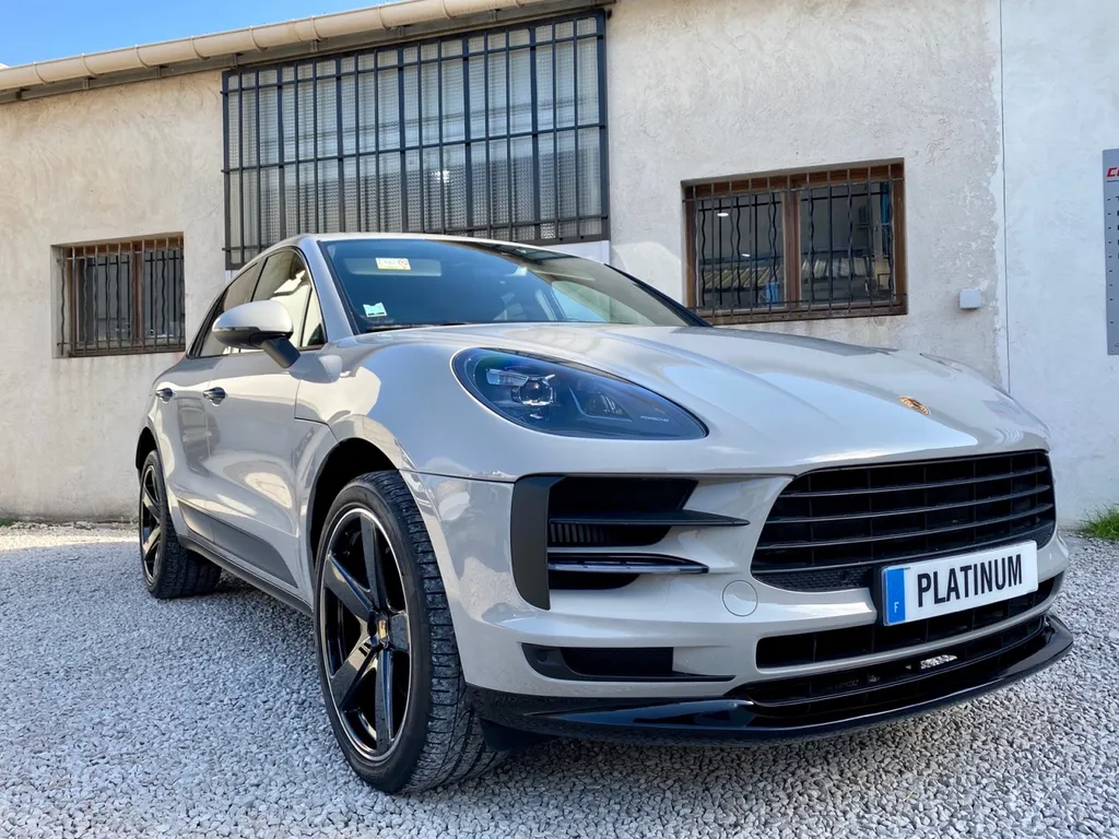 Personnalisation esthétique Porsche Macan S à Carnoux avec covering et peinture haut de gamme – Franchise offerte jusqu’à 300€ proche Marseille