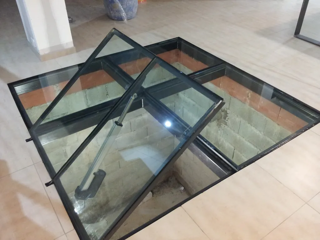 Trappe vitrée grandes dimensions sur mesure