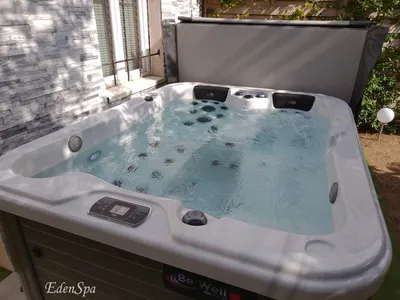 bain a remous canadien 3 places