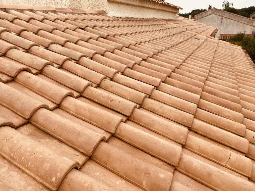 toiture avec nettoyage sur martigues