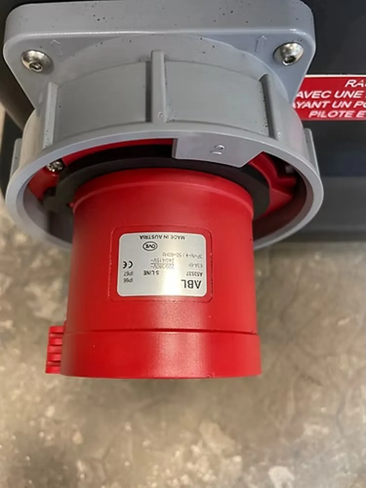 COFFRET ELECTRIQUE 63A VERS 2X32 TRI 2X32 MONO 6X16MONO