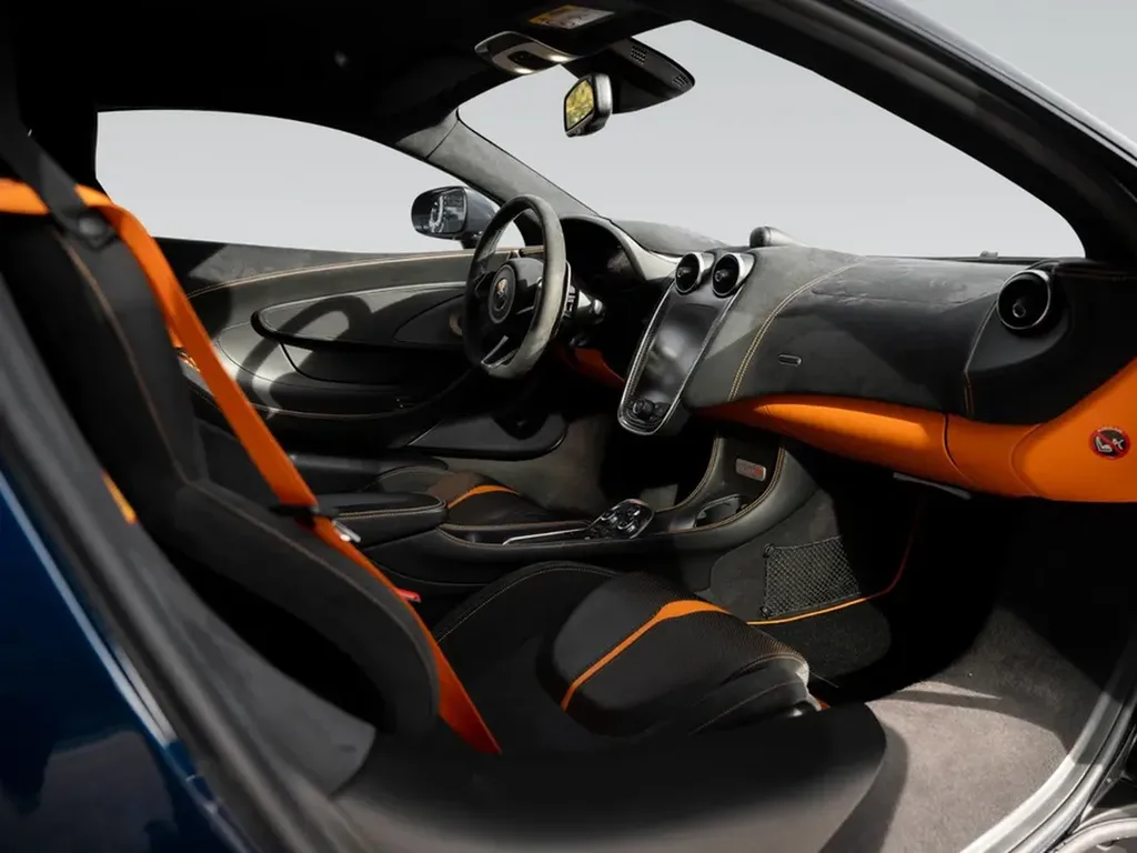 Intérieur McLaren 570S alcantara orange 