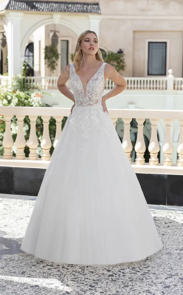 Robe de mariée trapèze scintillante à Marseille.