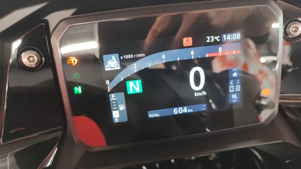 HONDA FORZA 750 DU 01/2025 AVEC 700 KM