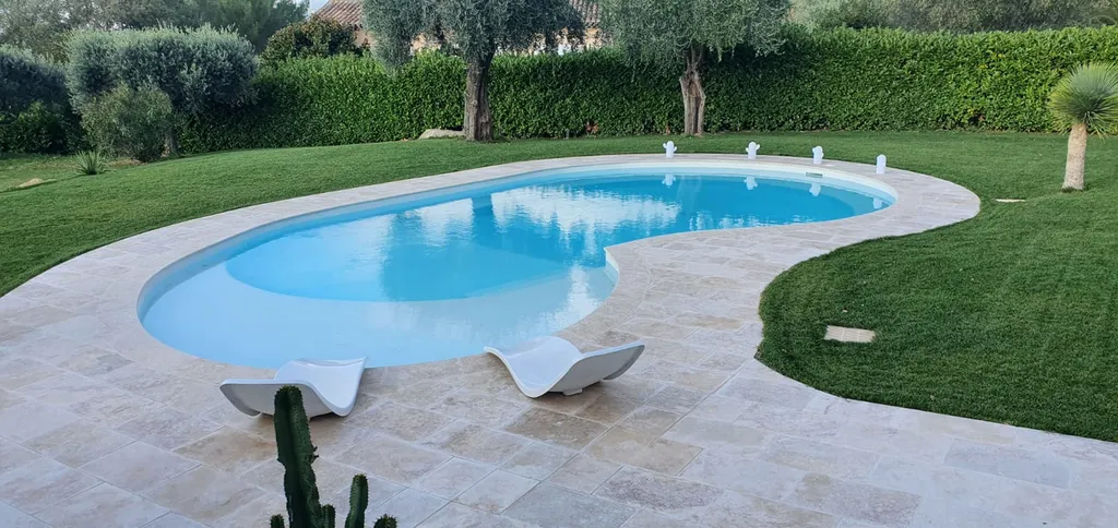 Piscine en travertin rustic 1 er choix