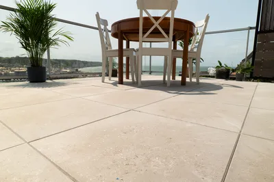 Achat de dalles EcoLithe 100% recyclées pour zones carrossables à Lyon : matériau léger à haute résistance mécanique