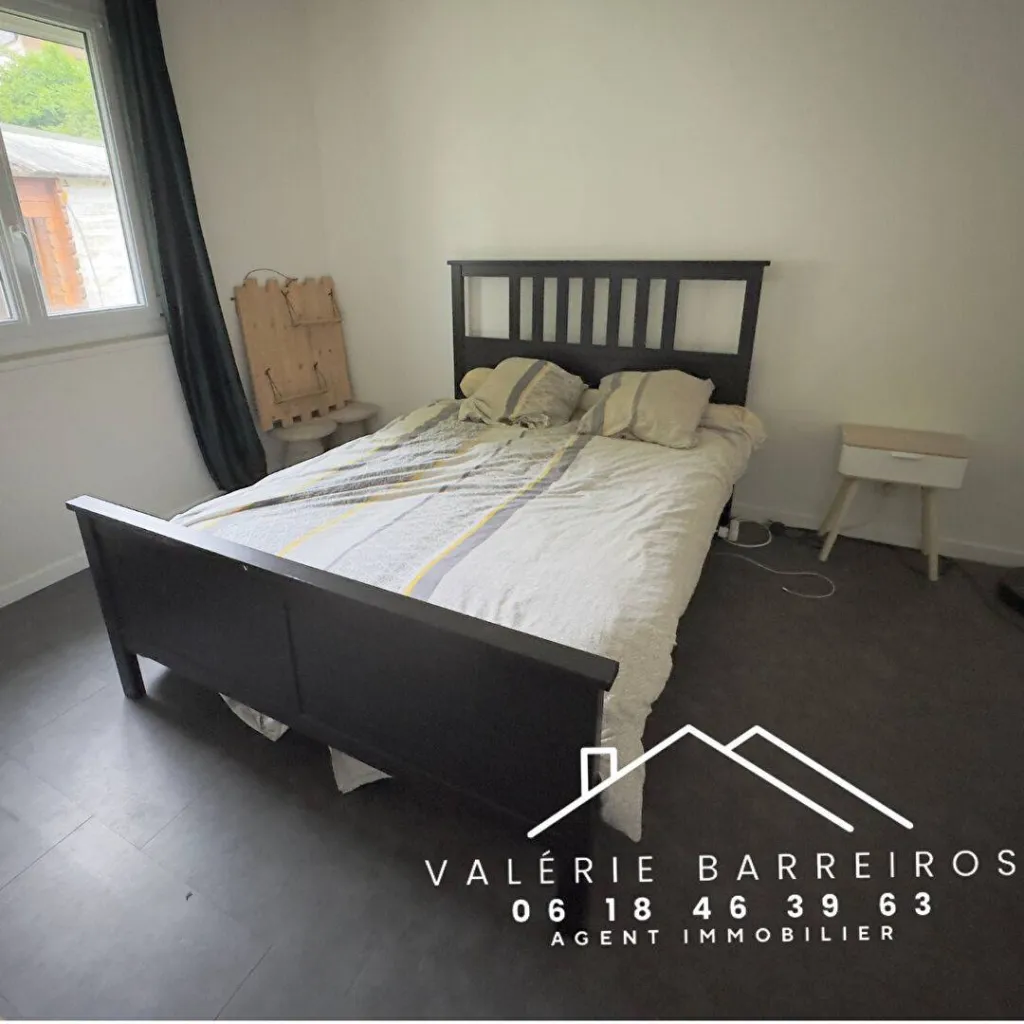 A vendre sur la commune de ST PIERRE LES ELBEUF 76320 maison de 103  m² édifiée sur un terrain de 518 m²