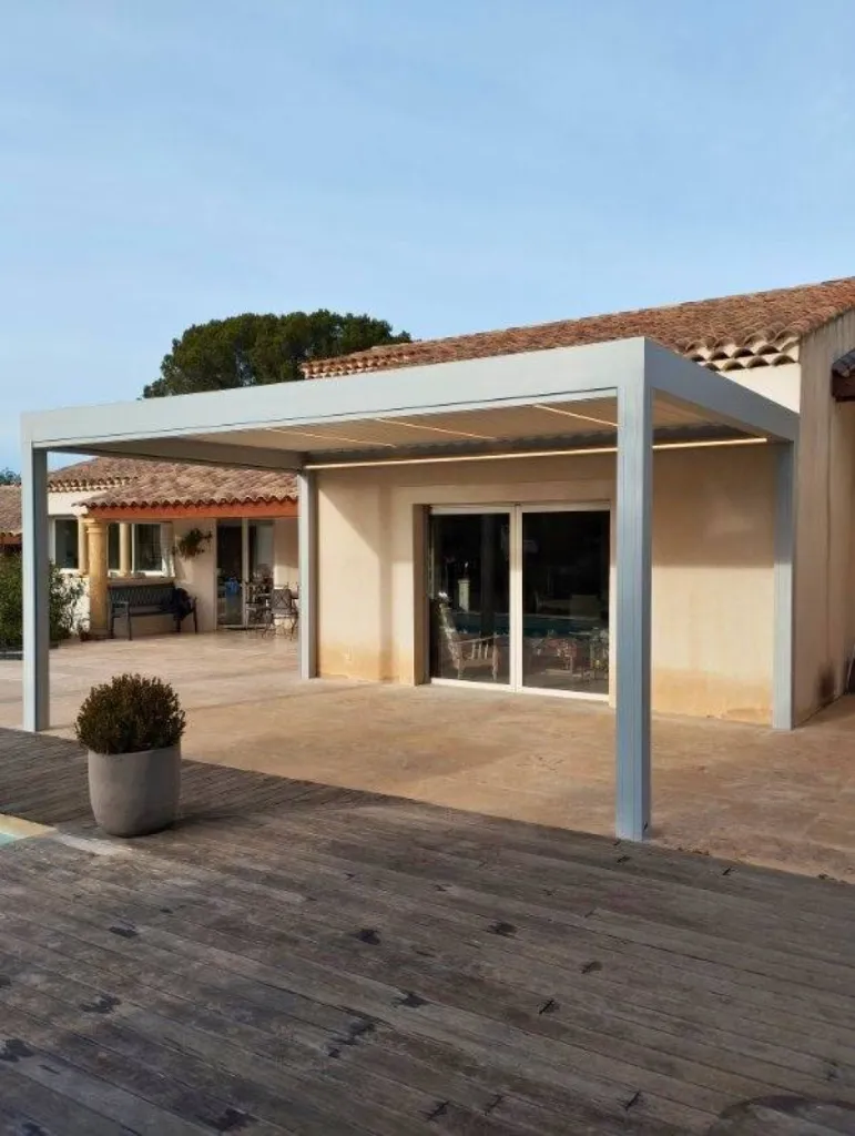 Pergola bioclimatique CAMARGUE
