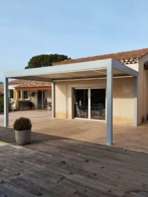 Pergola bioclimatique CAMARGUE