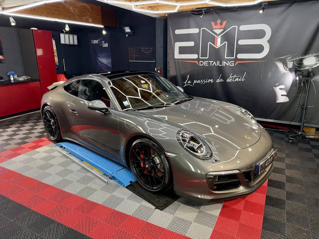 Protection PPF complet Porsche 911 type 991.2 GTS à Limonest près de Lyon avec film haut de gamme et préparation par EMB DETAILING