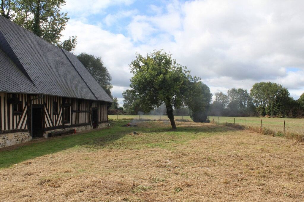 A vendre authentique pressoir normande à finir de rénover proche Cormeilles 27260