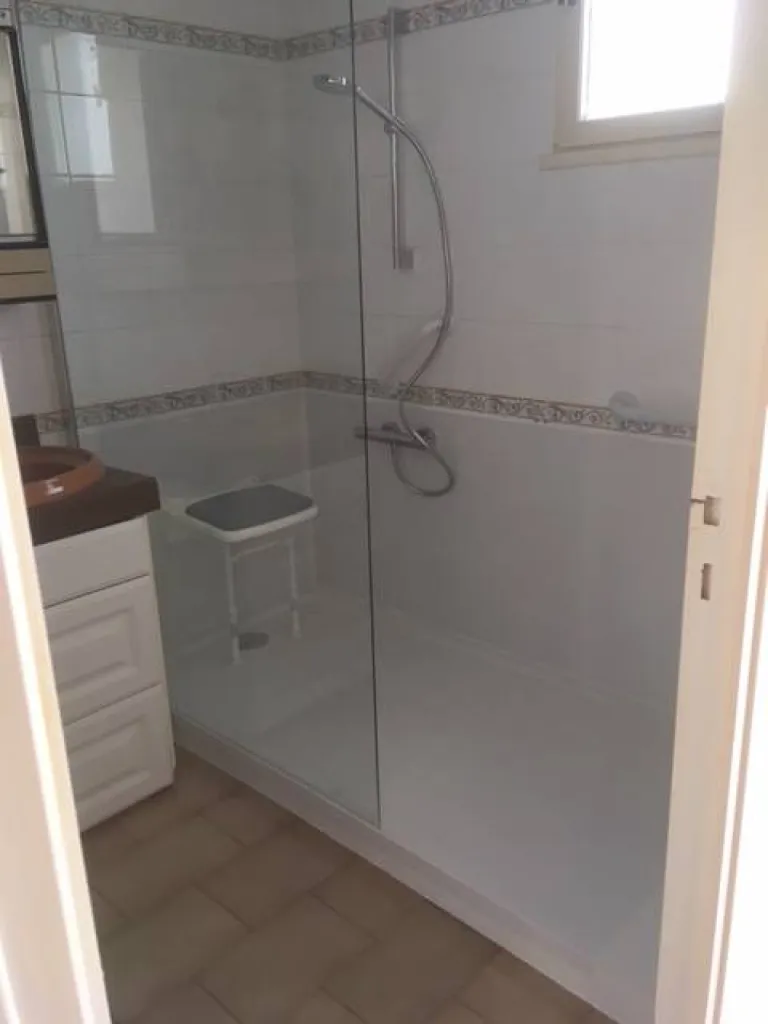 Installation douche sénior à Salon de Provence, Bouches du Rhône (13)