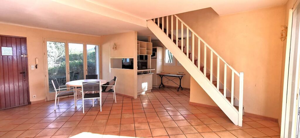 Maison 3 chambres piscine et garage à Cassis