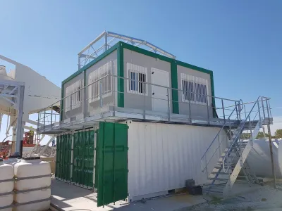 Structure superposé à Sénas