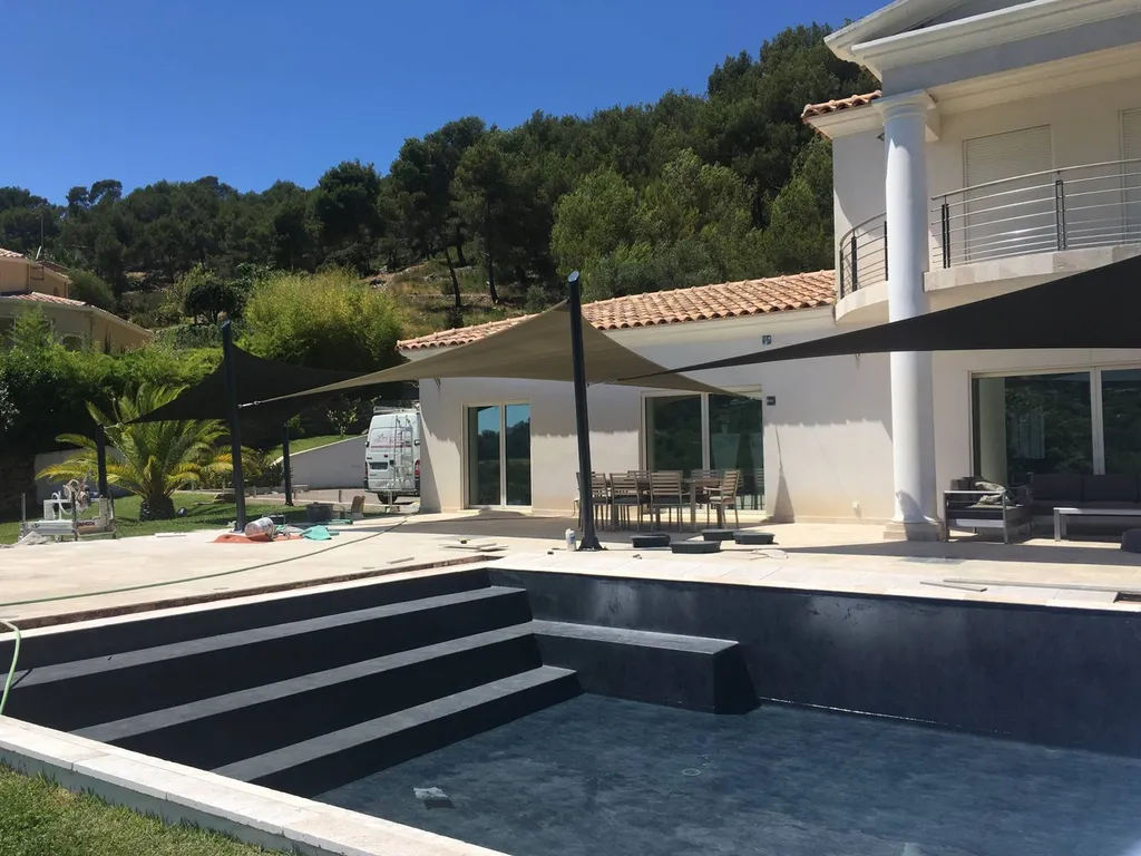 Devis voile d'ombrage sur mesure à Saint tropez 