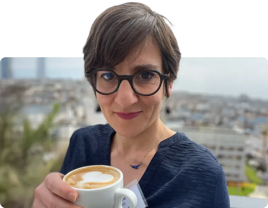 Un fou rire partagé, c’est bien plus qu’un simple moment de légèreté. C’est la preuve d’une vraie confiance et d’une solidarité dans l’équipe, le genre de terrain où naissent l’envie de s’engager, la créativité et des performances incroyables.