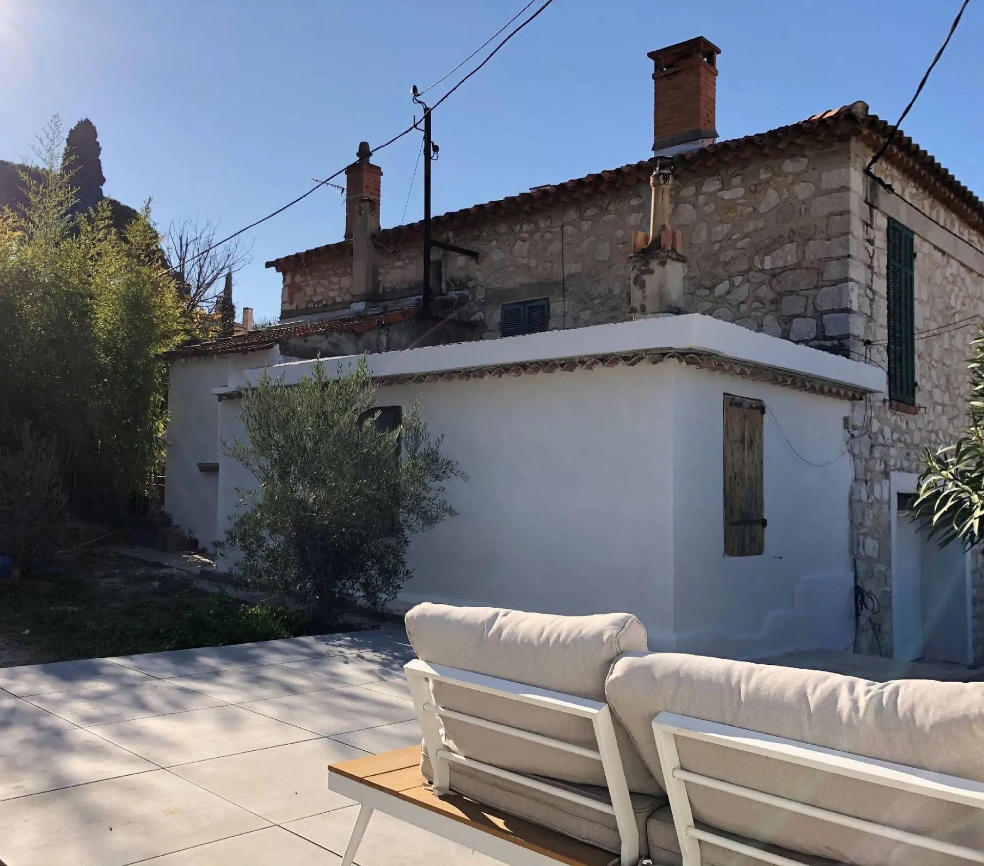 Appartement T3 Cassis en rez-de-chaussée d'une maison avec terrasse et garage 