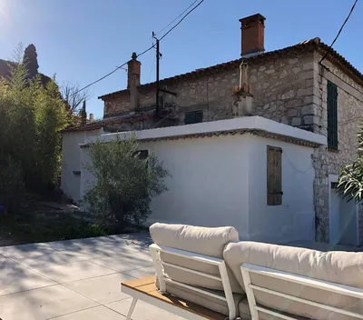 Appartement T3 Cassis en rez-de-chaussée d'une maison avec terrasse et garage 