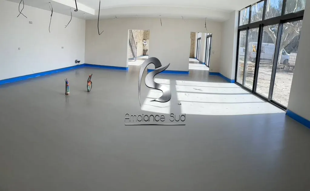 Rénovation sol en béton ciré à Fréjus Var 83