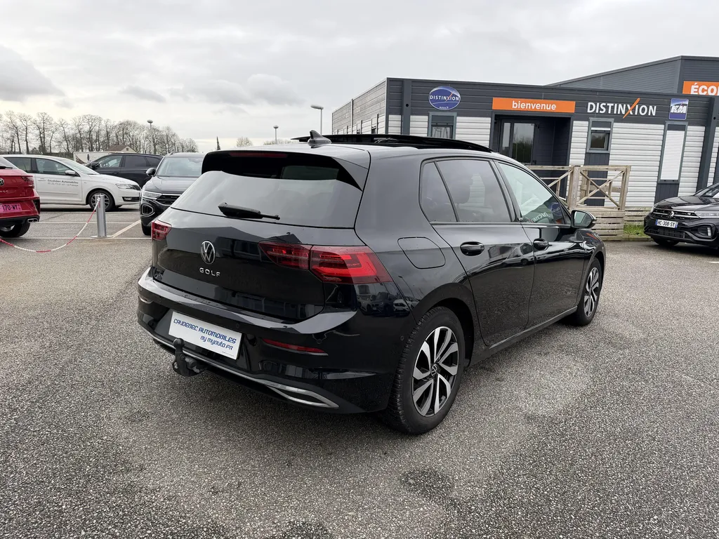 Achat Volkswagen Golf 8 d'occasion à La Frénaye : Berline Diesel DSG7 disponible chez votre concessionnaire proche du Havre et Fécamp