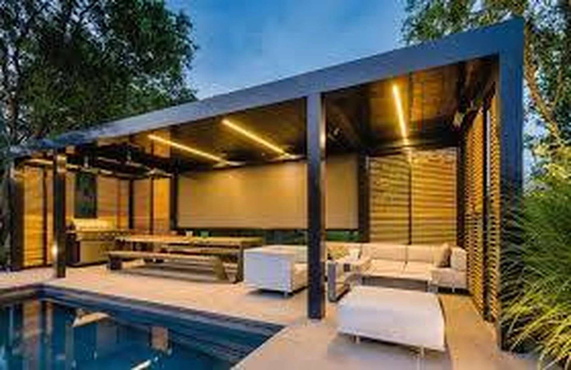 Installer une pergola haut de gamme en aluminium avec lames orientables et rétractables à Martigues