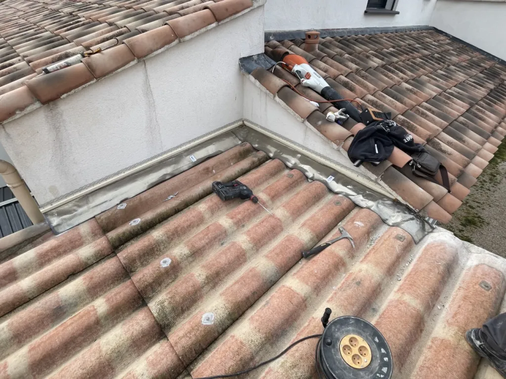 Rénovation d’une toiture en P.S.T sur Marignane près de Martigues