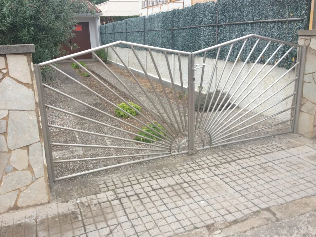 PORTAIL PERSONNALISE BDR PENNES MIRABEAU