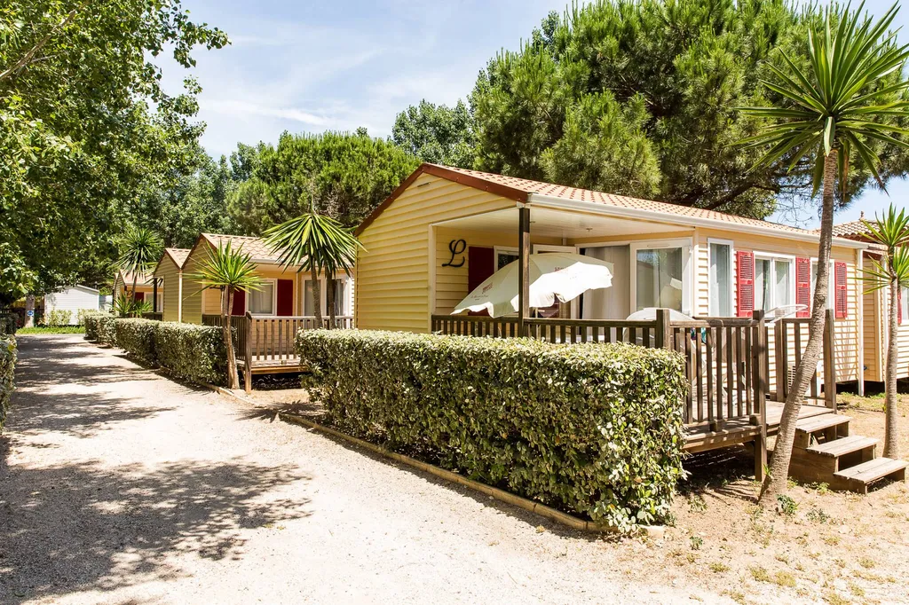 camping vias 4 étoiles