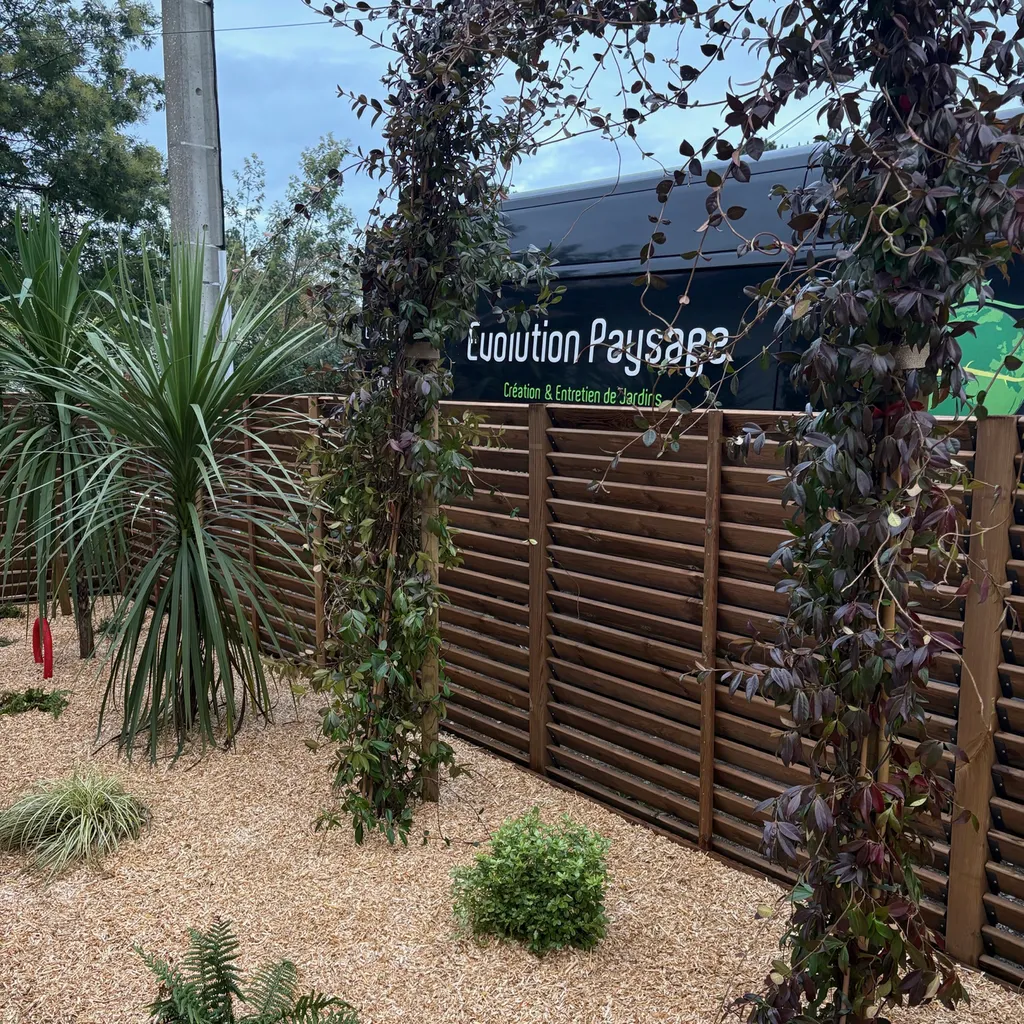 Evolution Paysage, votre paysagiste à Parentis-En-Born et Biscarrosse, spécialiste de la création, de l'aménagement et de l'entretien de jardins durables dans les Landes.
