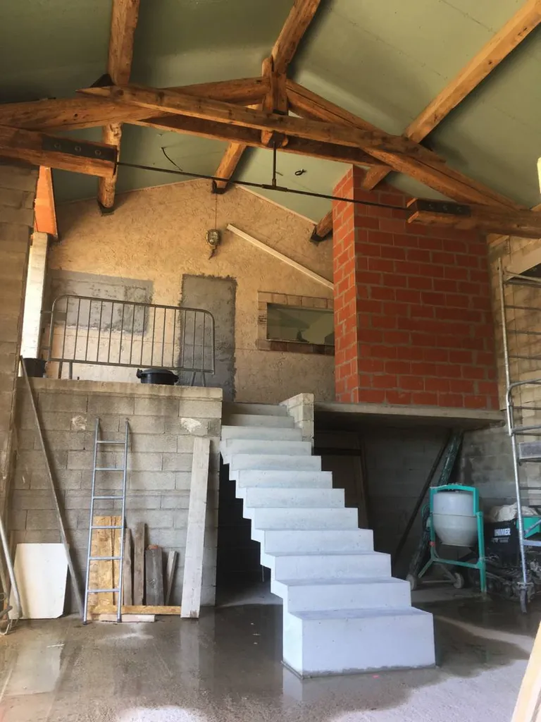 Conception et réalisation d'un escalier en béton à Salon de Provence