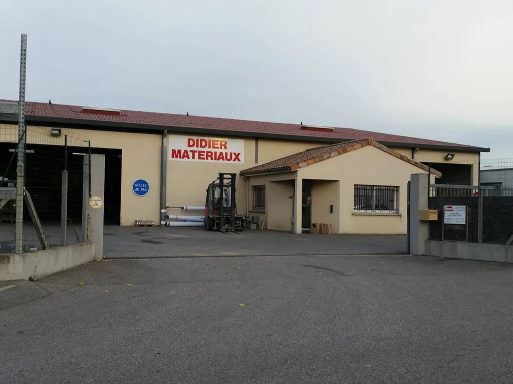 Didier matériaux à st Marcel lès Valence proche de la Nationale 7 en direction de Portes lès Valence 