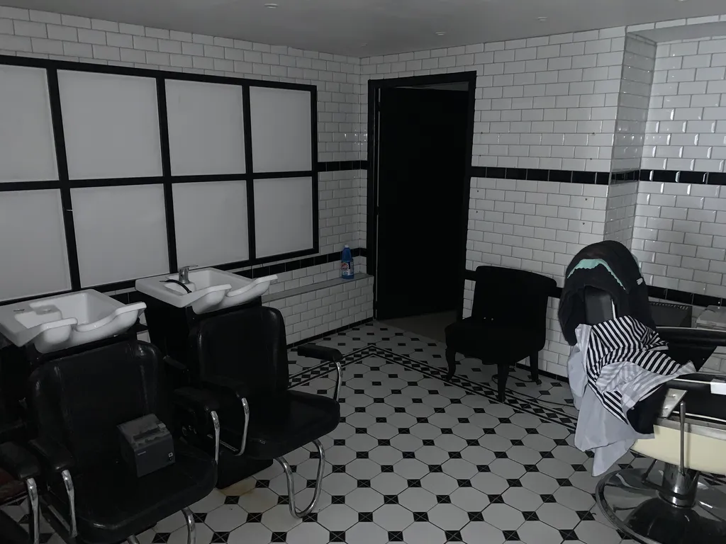 Location - Boutique 80 m², Invalide, Rue Saint-Dominique 75007 PARIS