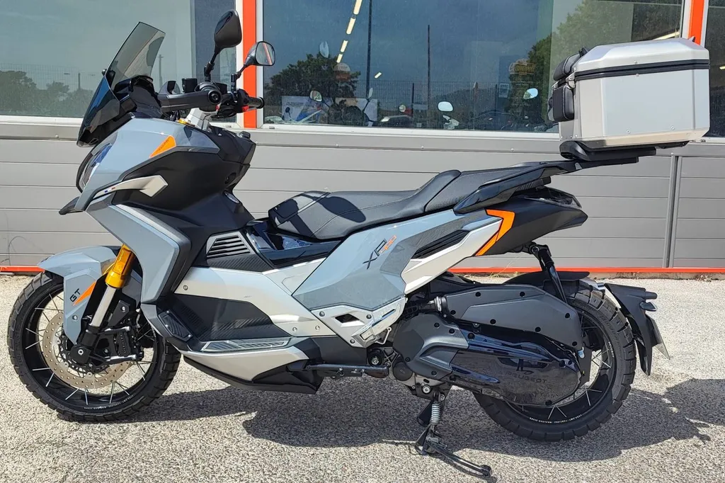 PEUGEOT XP400 GT du 04/2023 avec 500 km.