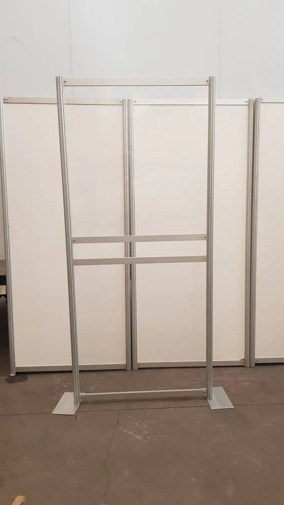 location de séparation en plexiglas a Lyon