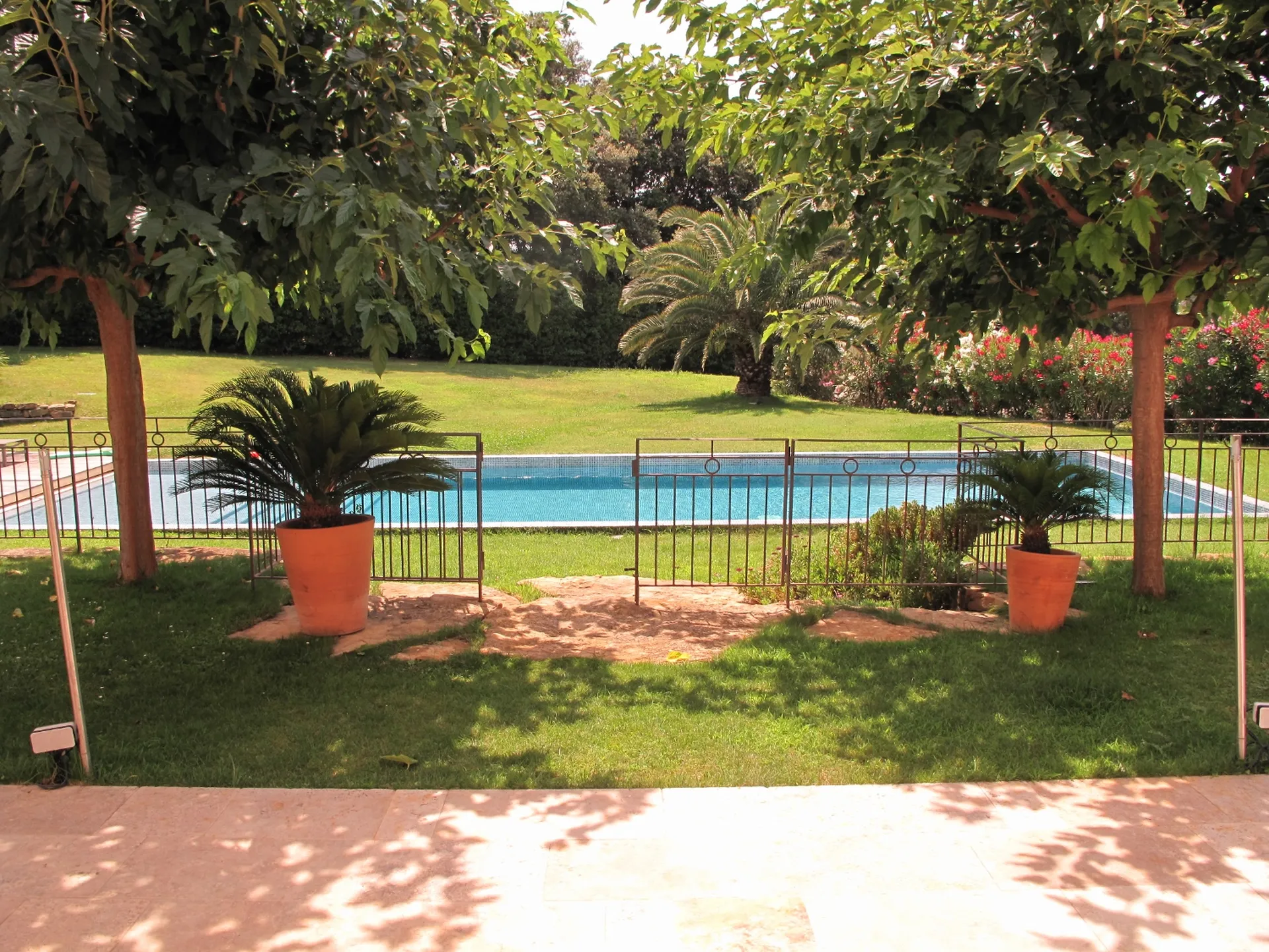 Cassis au calme maison avec garage à vendre