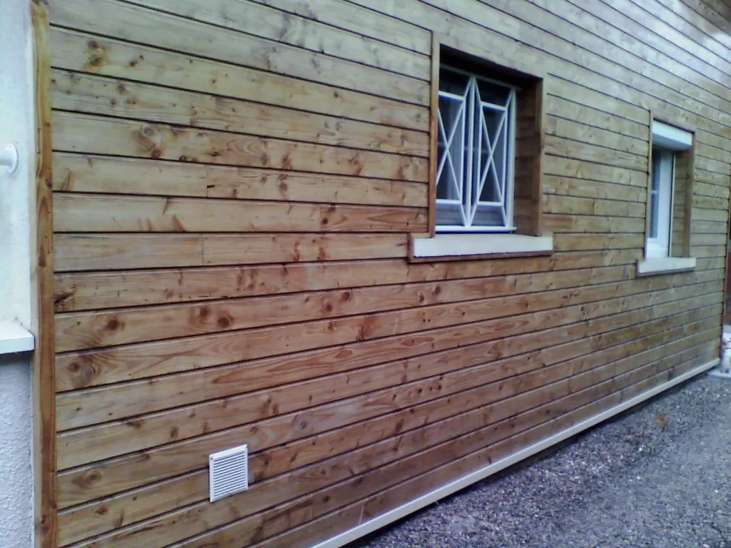 Bardage bois pour isolation façade
