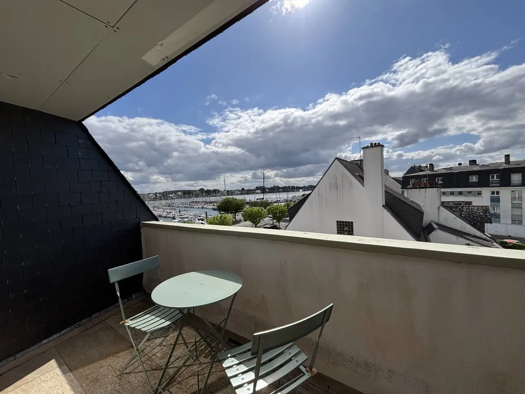 Sur le port de la Trinité sur mer, très bel appartement avec vue
